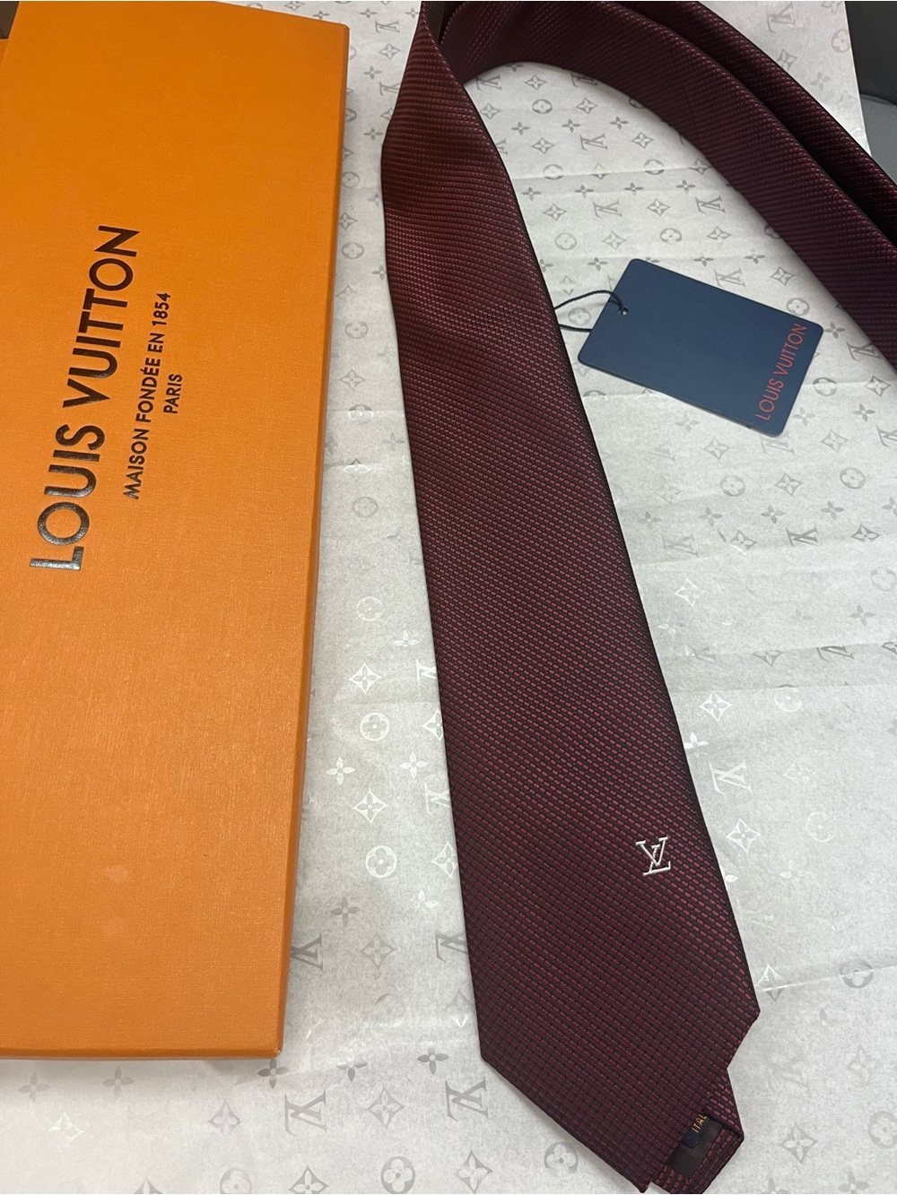 Louis Vuitton Men's Deep Burgundy Textured Silk Tie